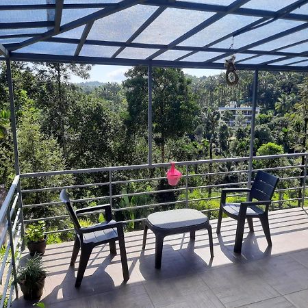 Letstay Vythiri Hill Palace Exteriör bild