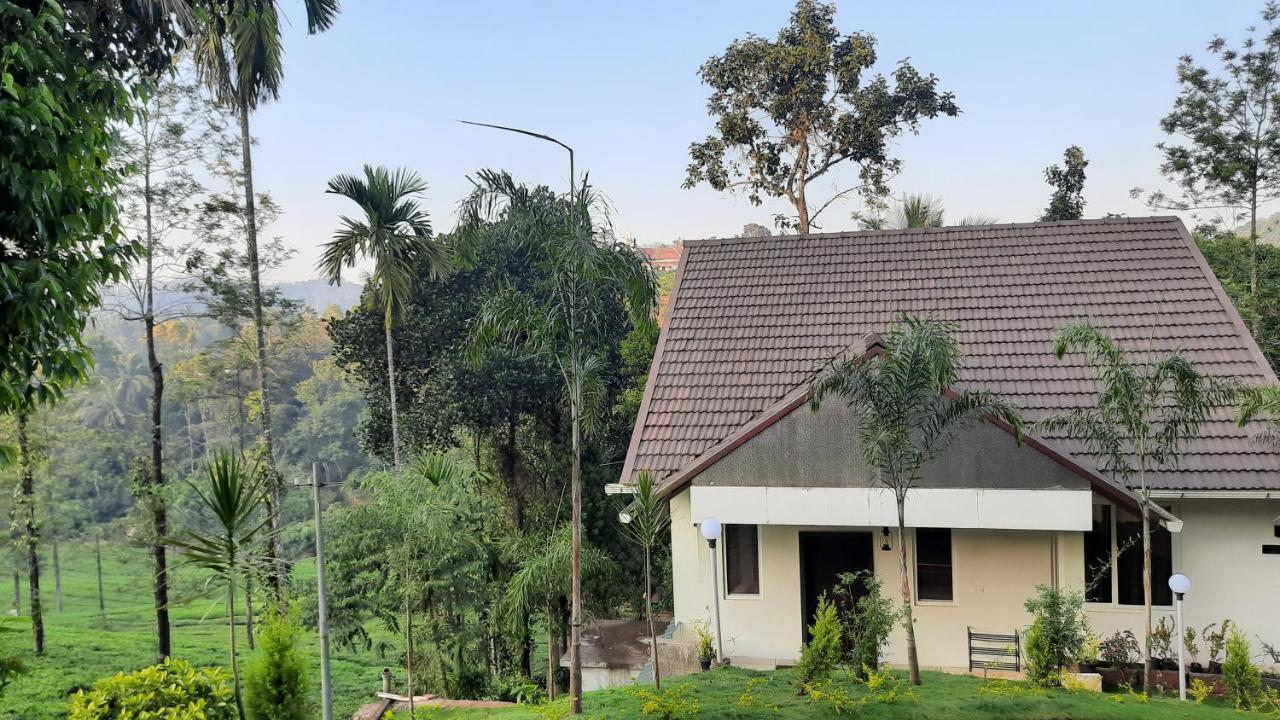 Letstay Vythiri Hill Palace Exteriör bild