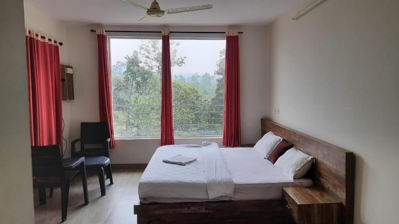 Letstay Vythiri Hill Palace Exteriör bild