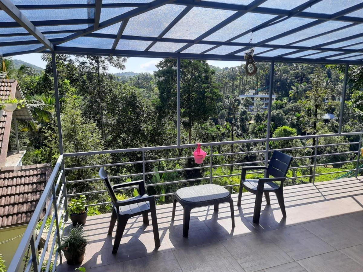 Letstay Vythiri Hill Palace Exteriör bild