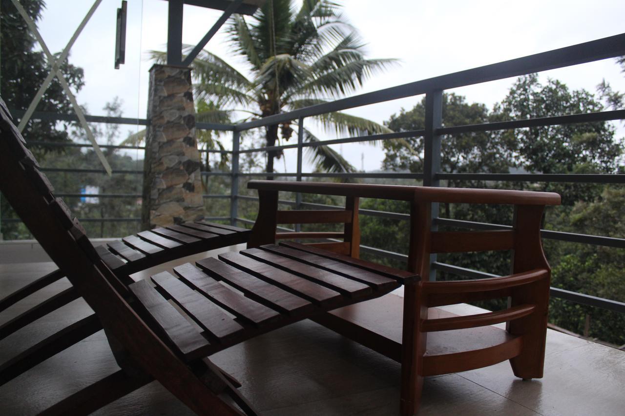 Letstay Vythiri Hill Palace Exteriör bild