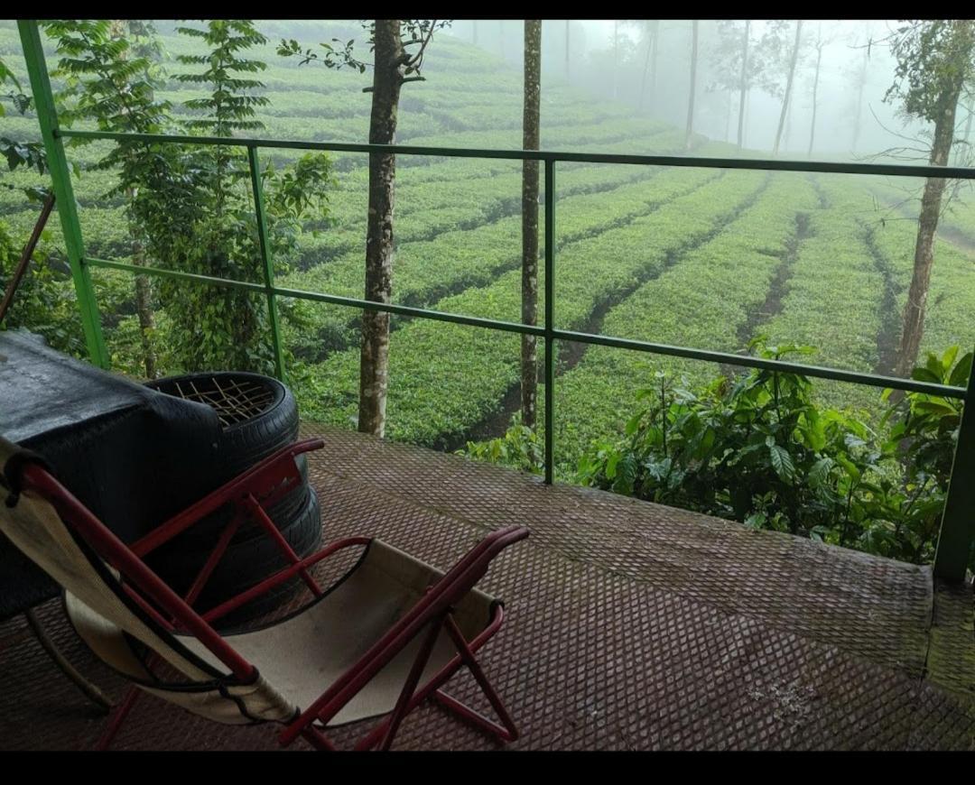Letstay Vythiri Hill Palace Exteriör bild